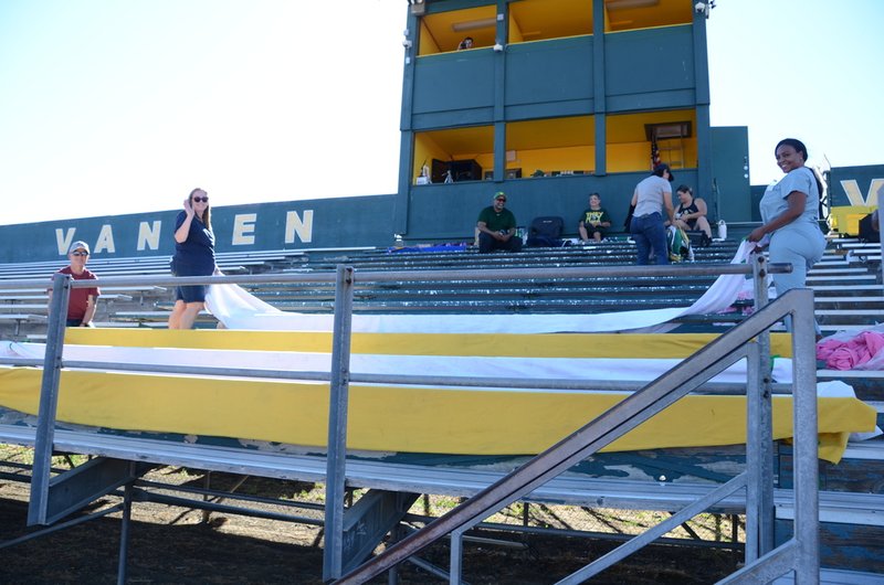 FANS IN THE STANDS 1ST TIME DOING THIS.