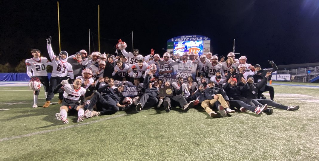 Masuk High School football stuns No. 1 Windsor with game-winning field goal in CIAC Class MM final